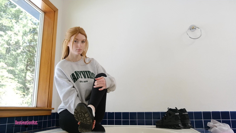 Destination Kat: The Pee Watcher