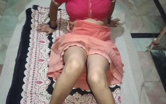 Sexynageena: रसदार देसी पत्नी गले में गहरे लंड लेकर वीर्य निगल रही है