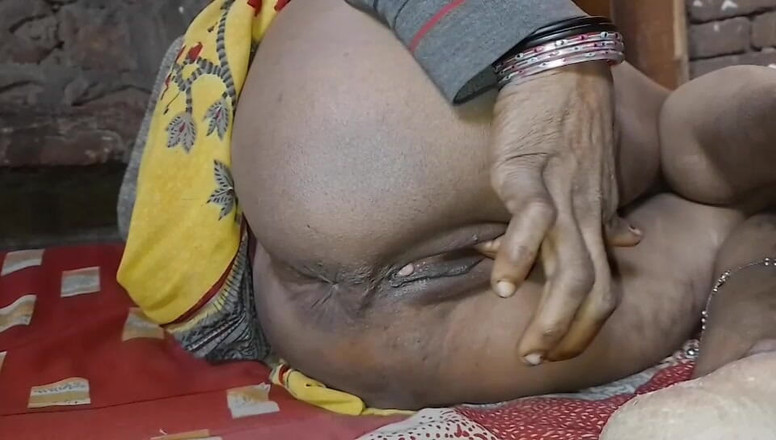 Deshi girl 9: Елегантна сольна жінка в мирній приватній обстановці