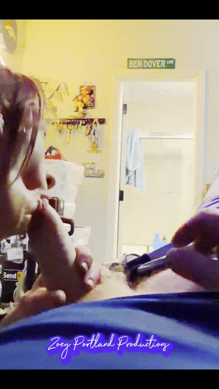 Zoey Portland: Zoey Portland, MILF sexy, veut son demi-frère ! Non, ce n’est...
