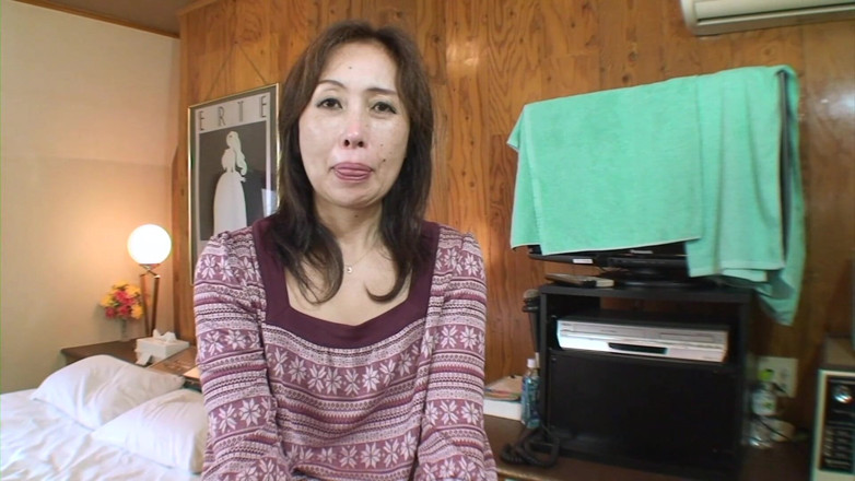 Japan Lust: 쾌락과 정액으로 가득 찬 미시 일본 날치기