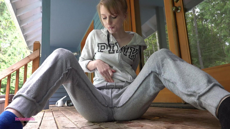 Destination Kat: Старі кліпи для сечі та змочування