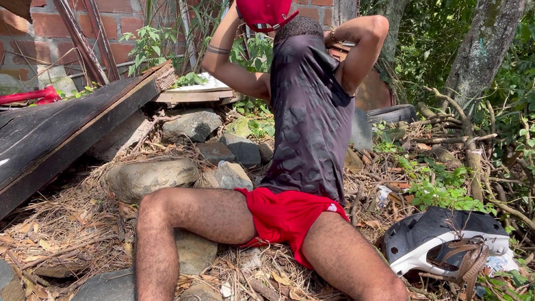 vergar4_daviid: Szedłem i skończyłem masturbować się w miejscu publicznym