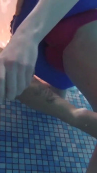 Sex la piscină cu blonda sexy Bianka Brill