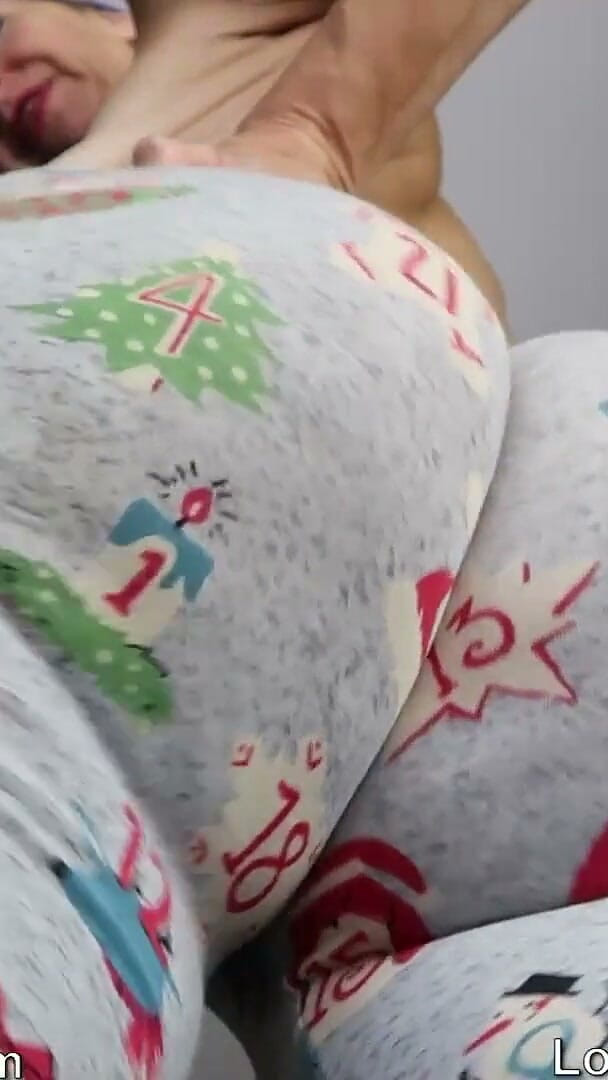 Long Toe Sally Big Buns: ตูดนมใหญ่กระตุก