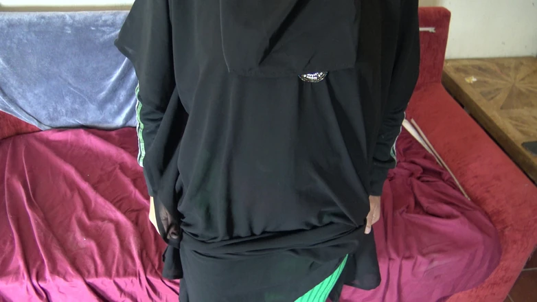 Souzan Halabi: Turkish Stepmother Shows Her Hairy Pussy and Asshole to 18 Year...