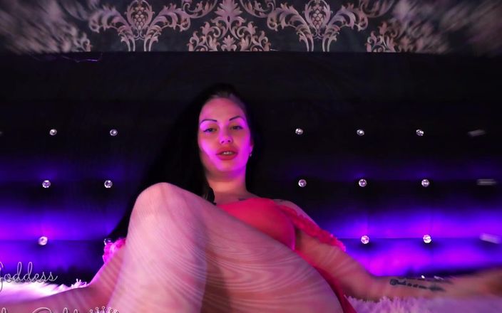 Goddess Misha Goldy: Fotterti il cervello è troppo bello per smettere. Sarei felice di...