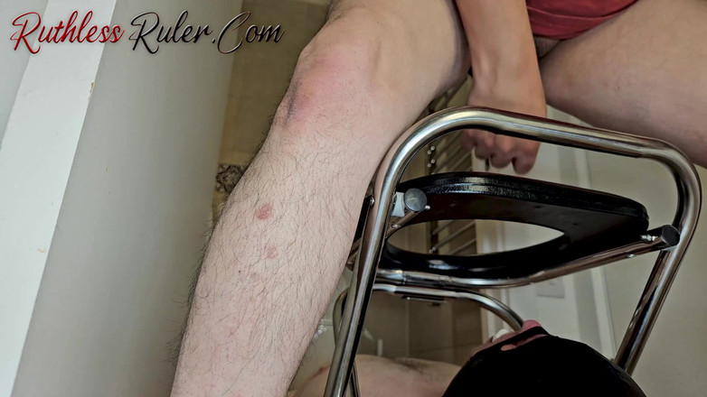 Ruthless ruler - maledom: Sirs ass cleaner depois do banheiro