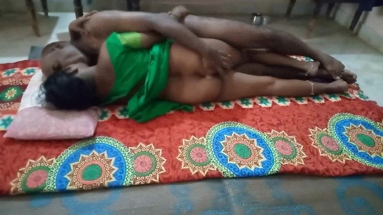 Desi palace: 纱丽服性爱