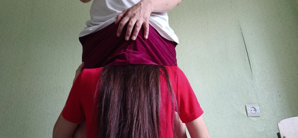 Lesbian-illusion: Lamo el coño de mi madrastra caliente