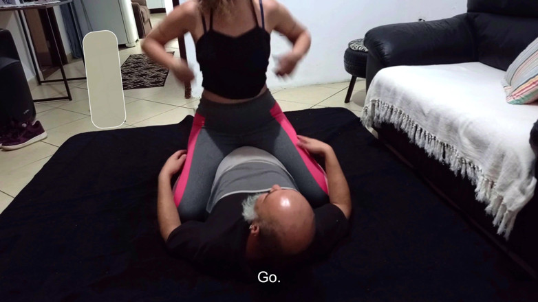 Gabi SweetCouplesStories: พ่อเลี้ยงขย่มแห้งกับลูกสาวเลี้ยงบริสุทธิ์อย่างสนุกสนาน