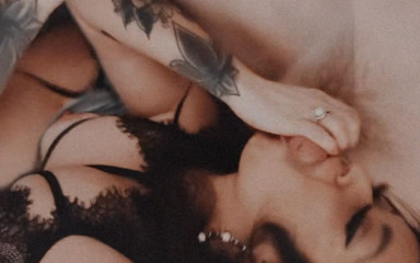 Janes Bedroom: How Many Licks Does It Take
