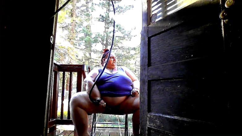 Mistress_T_FD_GD: Douchen in de waterslang. Deel 4