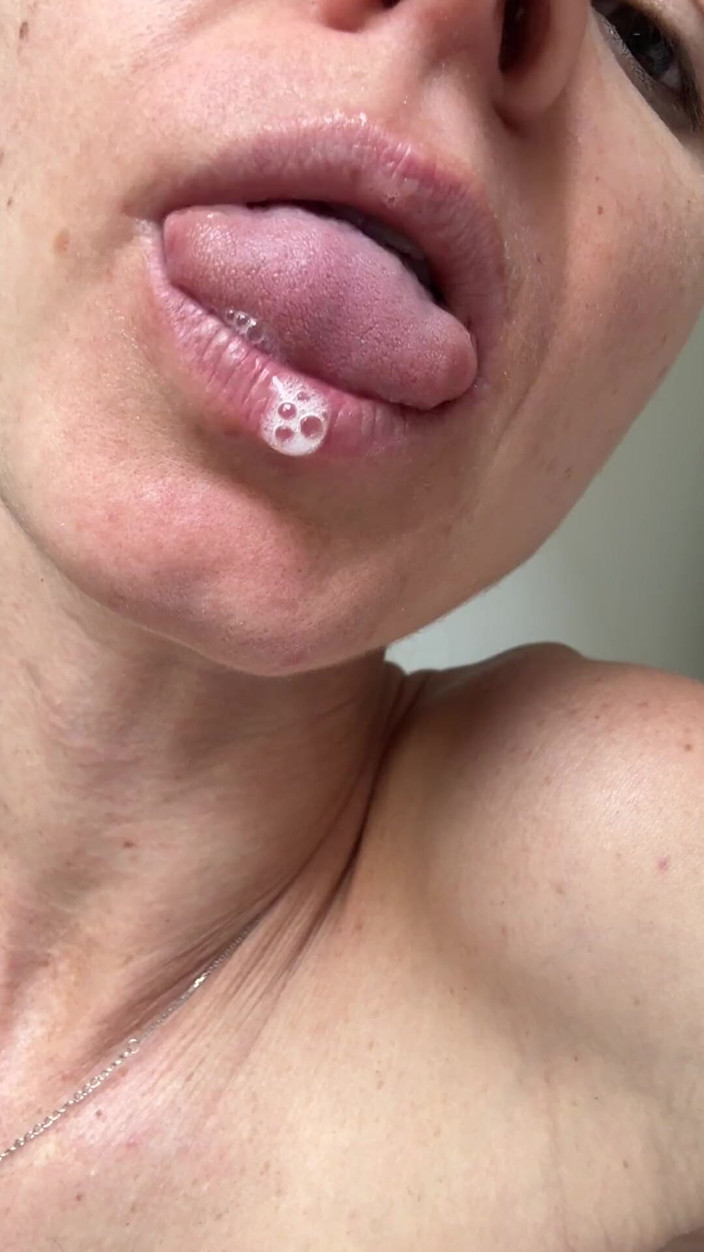 Gina Gerson: Solo Saliva Fetish