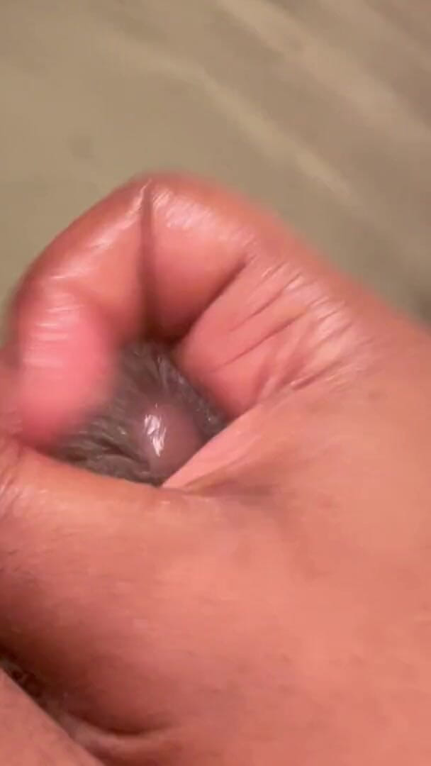 Mightydic: Dirty bath water wank!