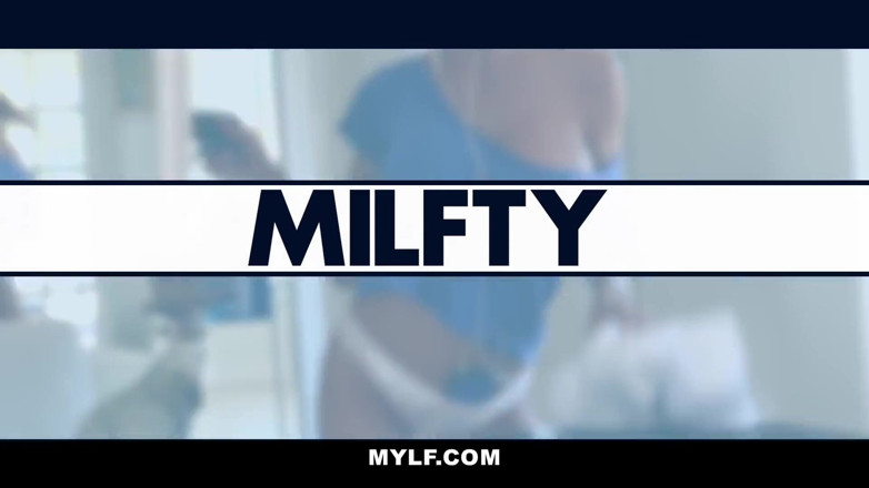 Mylf Official: Sexy vdova Brooklyn Chase tvrdě šukala