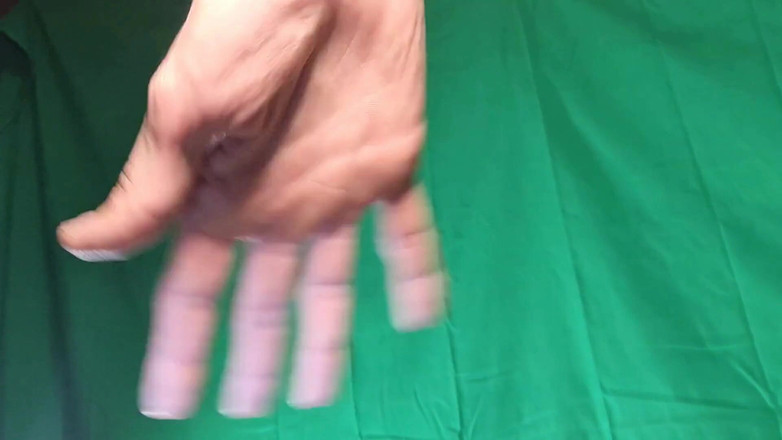 HeIsSooThin: Hadi bu güzel eteği çıkaralım!