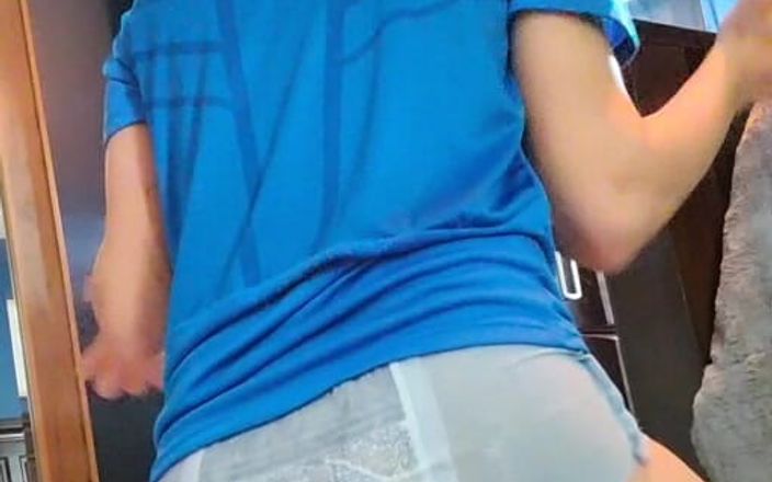 Kinkytwinkpamps: Twink Messes 在练习期间用尿布