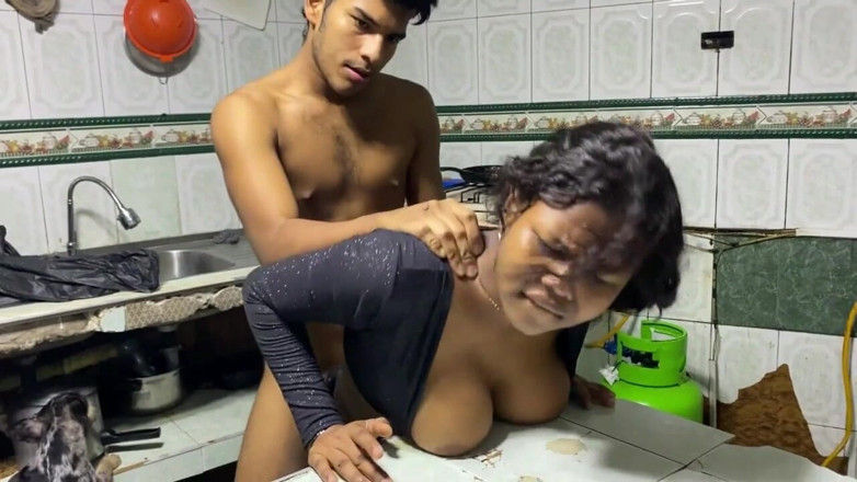 Mariaa: Styvdotter Jag ber hennes styvfar om massage och han lägger...