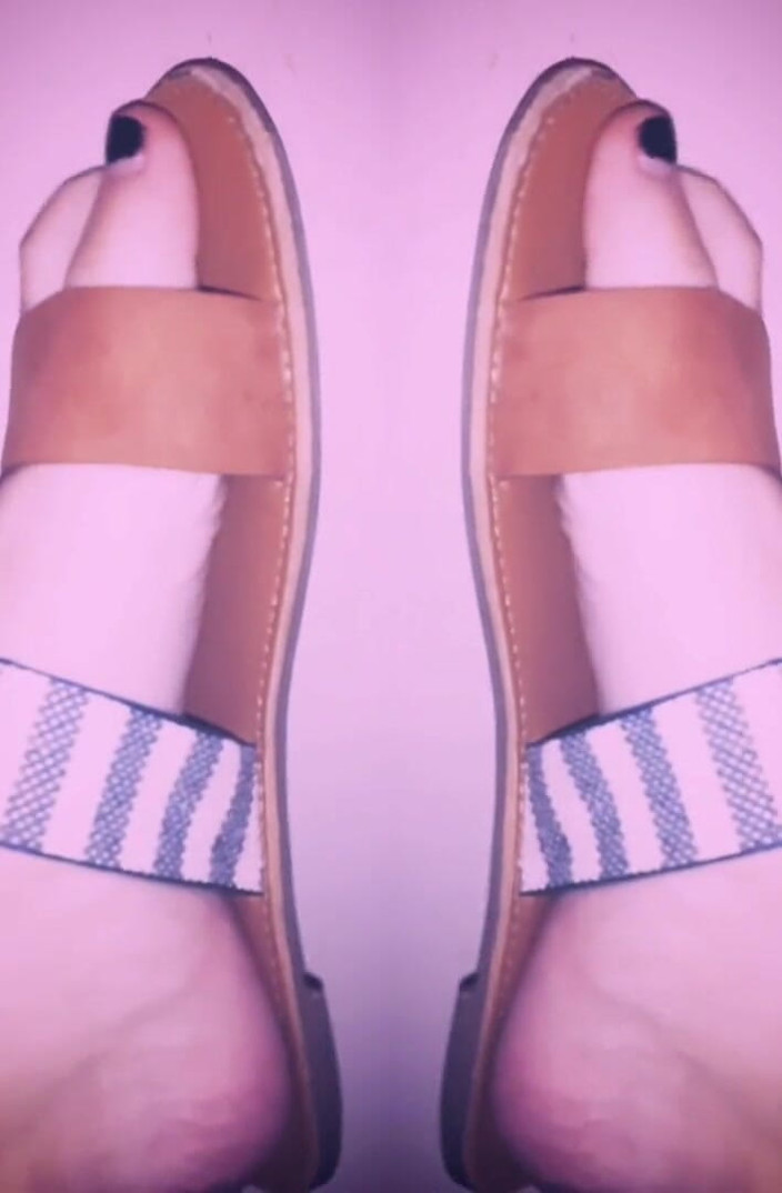 Alicia Stylez: Sva nella frenesia dei piedi