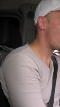Ali Bordeaux Joyriding en ung kuk - maturevan