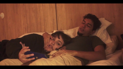 FANTASIAHARDCORESEX: 나는 내 가장 친한 친구와 함께 영화를보고 있었고, 나는 우리가 잡히기 전에 그녀의 입에 내 페니스를 넣어.