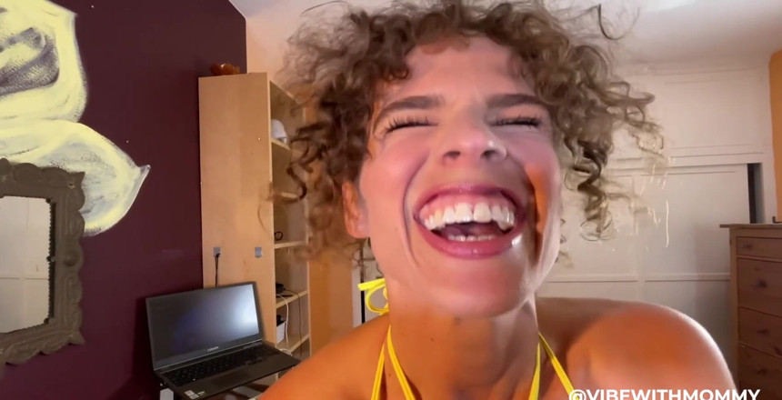 VibeWithMommy: Striptérka macecha virtuální sex POV lituje! Prostě jsem tak strašnou...