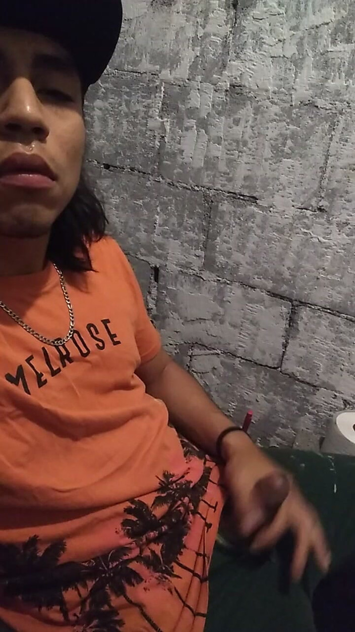 AlexAlejandro13: この欲望に満ちた男がセックスしたがっている