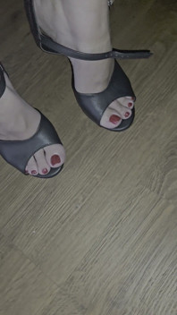 7725400