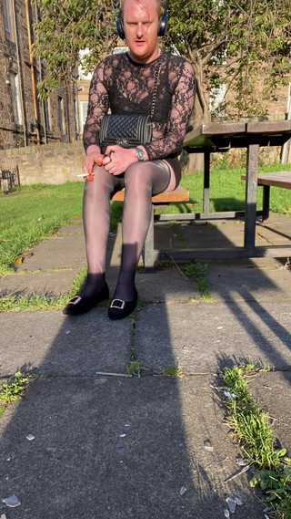 Ava Maxwell: Ava Maxwell पब्लिक पार्क बेंच शूप्ले और फीट शो