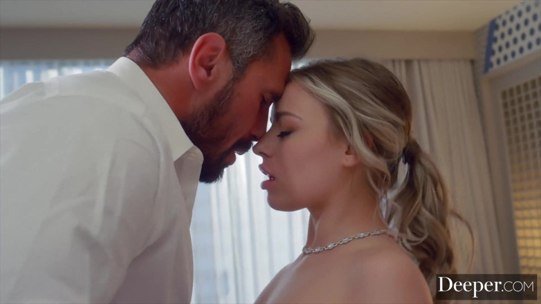 Deeper: Deeper. Bridesmaid Anna Claire Distracts the Jilted Groom