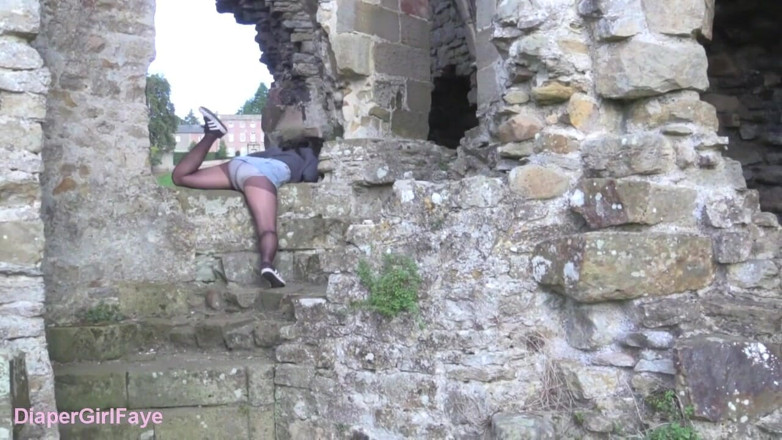 Her Kink UK: Easby Abbey