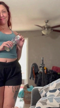 Scarlet Peach Gets Cum All Over Her Toes From Footjob