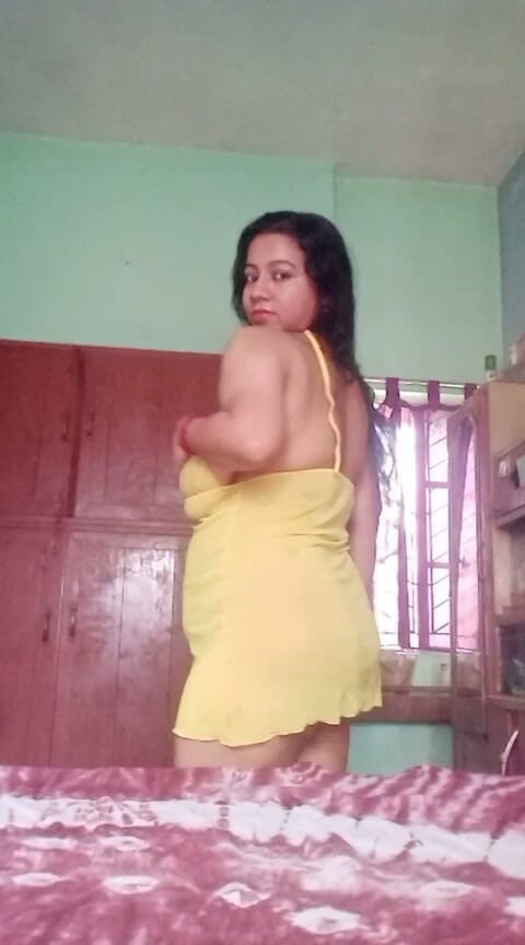 sourav0mazumdar: สาวอินเดียเงี่ยนโชว์ตูด
