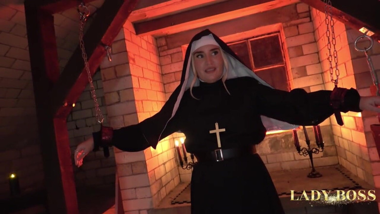 Lady boss: Todas las monjas malas van al infierno