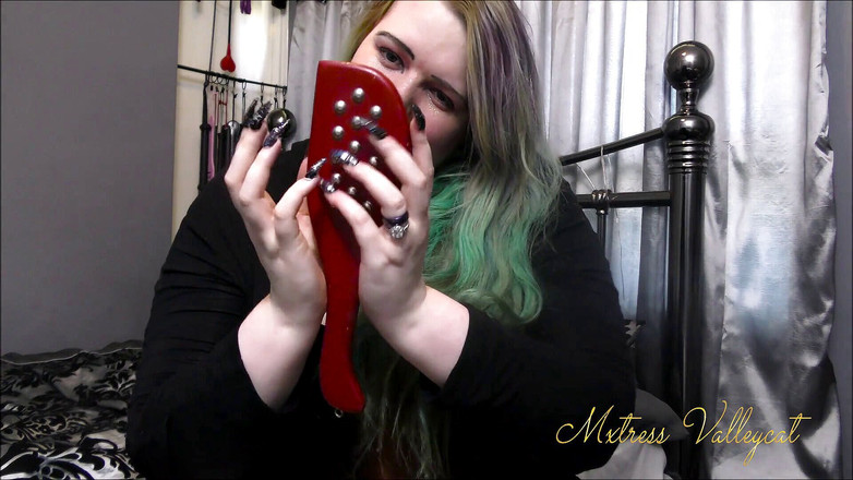 Mxtress Valleycat: Sci-Fi nagels plagen