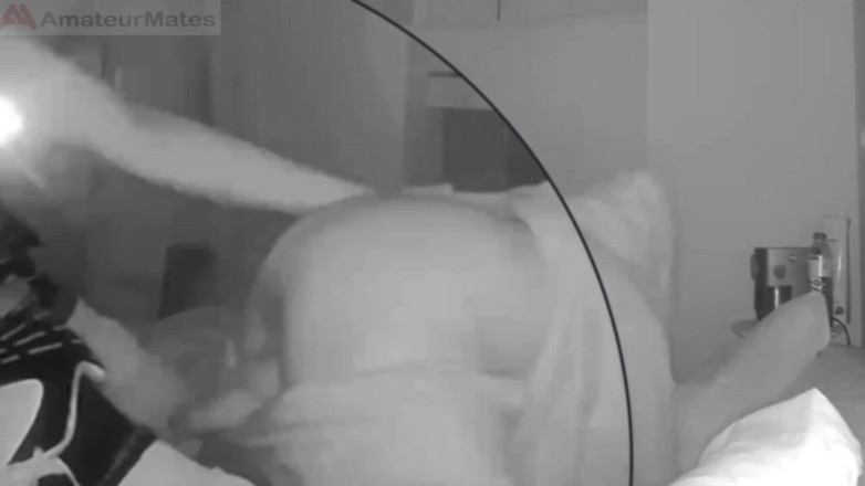 AmateurBoysPissing: Część 1 Zamaskowany Ihousebreaker złapany, ukarany i upokorzony przez amatora Twink