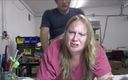 Vibra King Video: Jennifer é fodida sobre uma mesa no trabalho