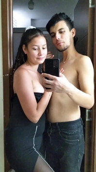 Cặp Đôi Khỏa Thân Khoe Lồn