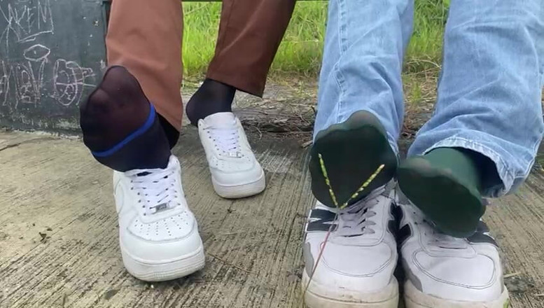 Mr Feet Colombia: Am plecat din birou și am stat într-un parc pentru că ne...