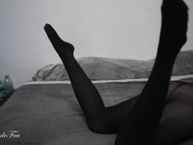 Sexy Legs in Nylons - Miley Grey (Miley Grey)