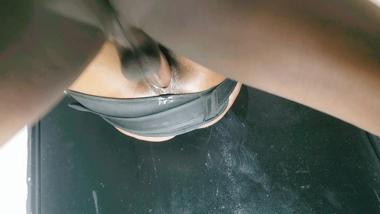 Ebony-forever69: 狂野的重口味操她在性摇摆泰山丛林风格