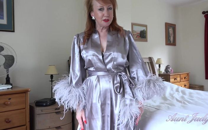 Aunt Judy's: Auntjudys - bà chủ già nóng bỏng của bạn. Red bắt...