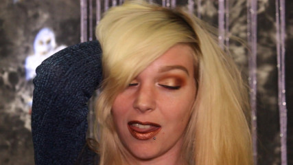 GamerGirlRoxy: Sborra sulle mie labbra metaliche: sei carichi