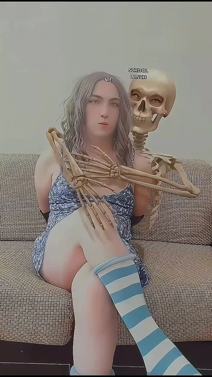 Kitty_Cross: Boğucu duyum: Travesti Kitty'nin çene düşüren şort derlemesine dal