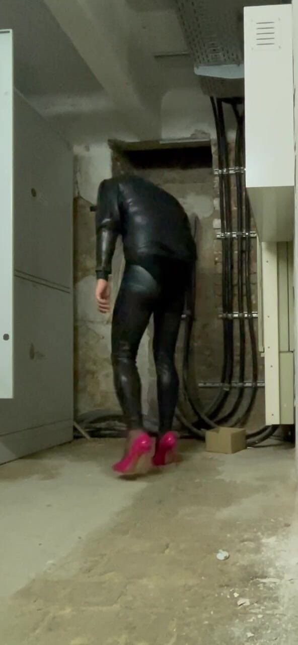 PervyLara: Hầm sissy slavegirl rubberdoll latexwhore bẩn thỉu cumslut