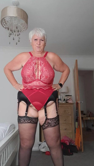 Uk Joolz: Loving my new lingerie