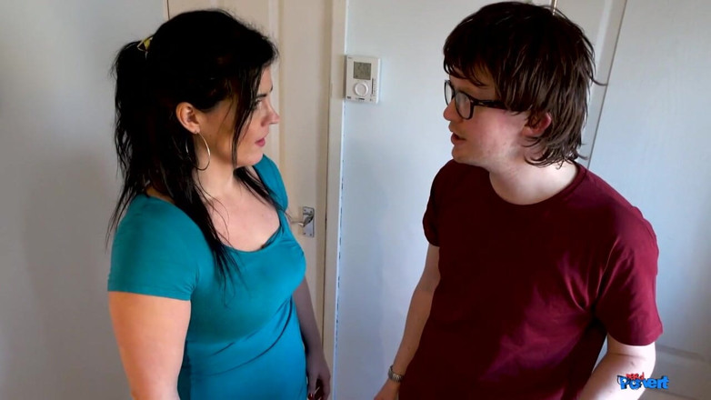 Nerd Pervert: Montse swinger - het pizzameisje