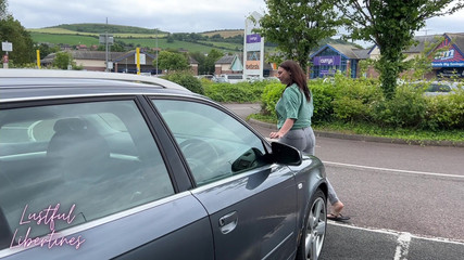 Lustful Libertines: 停车场公共小便绝望 - omorashi