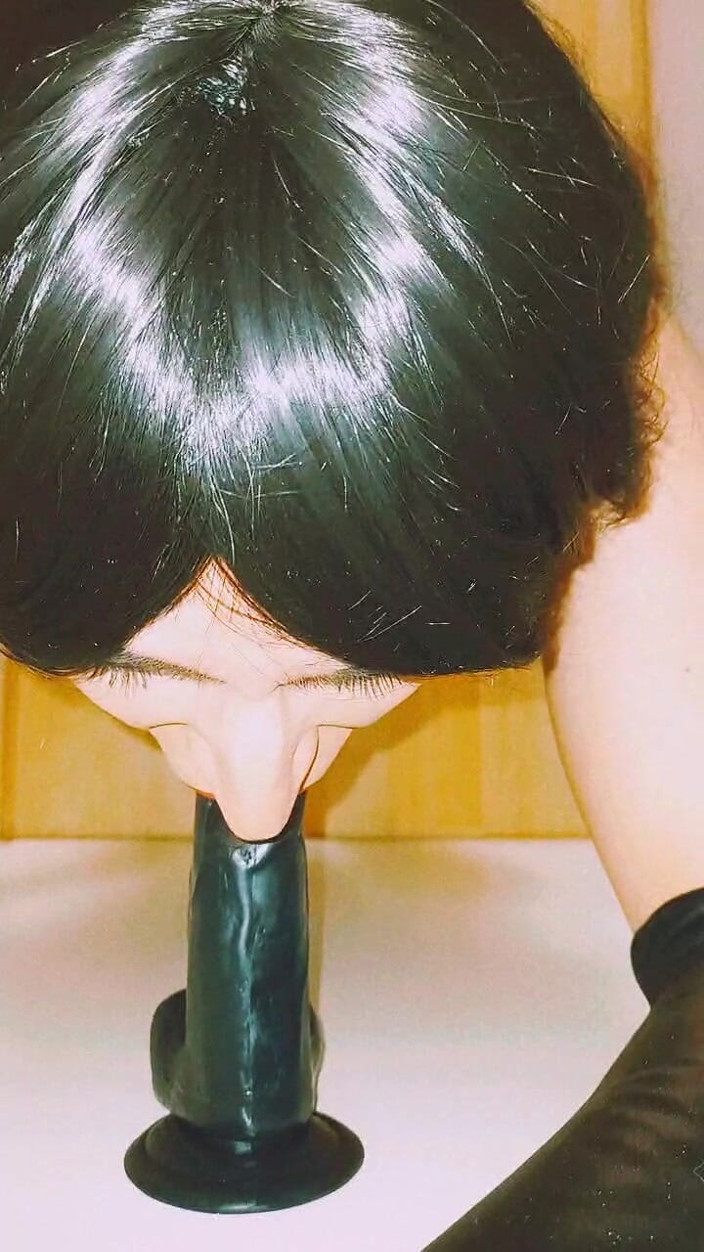 Tammy sissy slave: Allenamento con il dildo